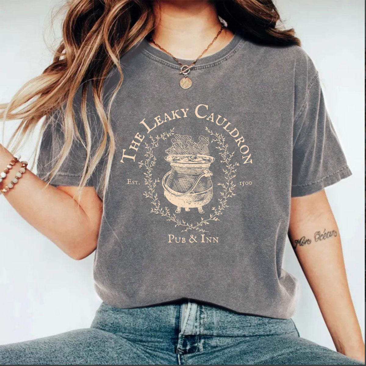 Wash and make old T-shirts for men and women