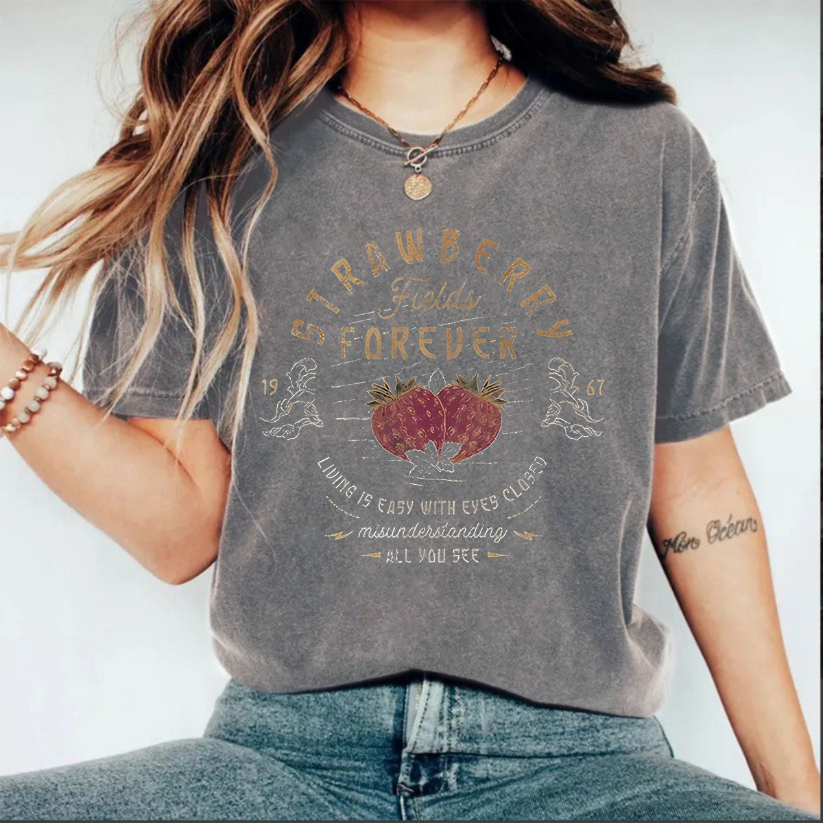 Wash and make old T-shirts for men and women
