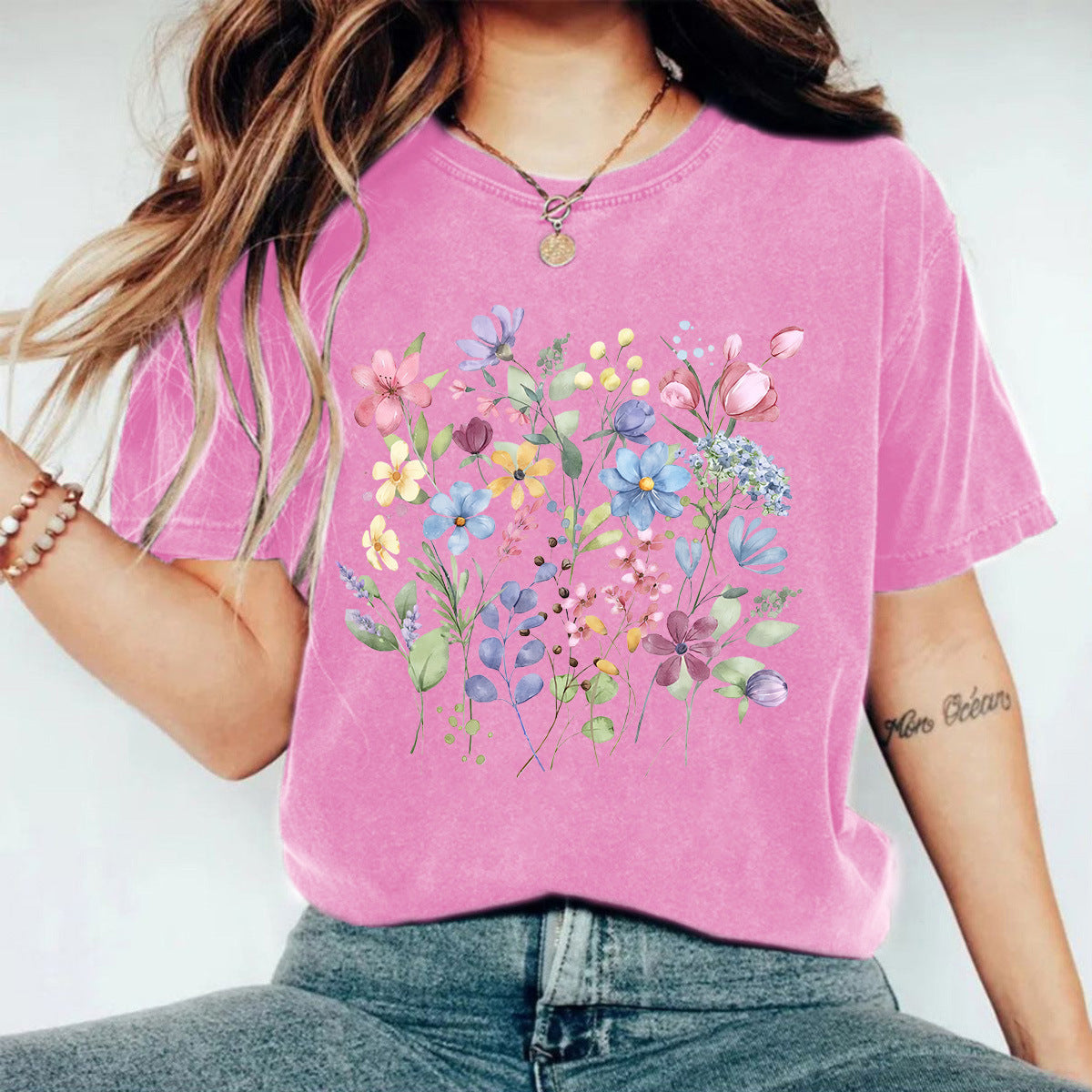 Wash and make old T-shirts with floral patterns