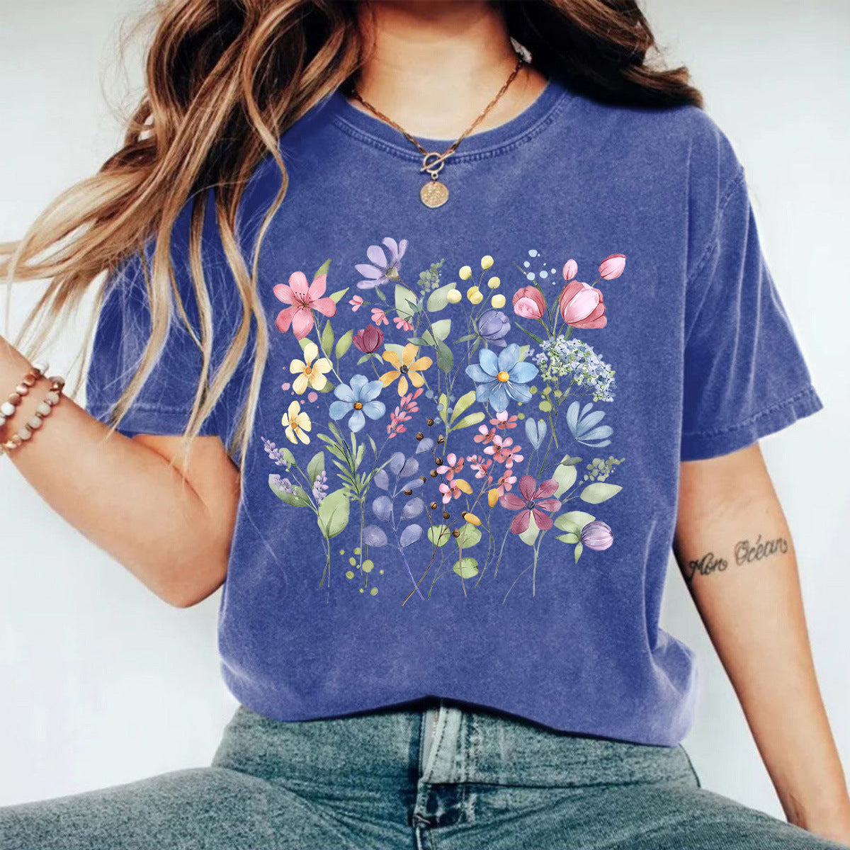 Wash and make old T-shirts with floral patterns