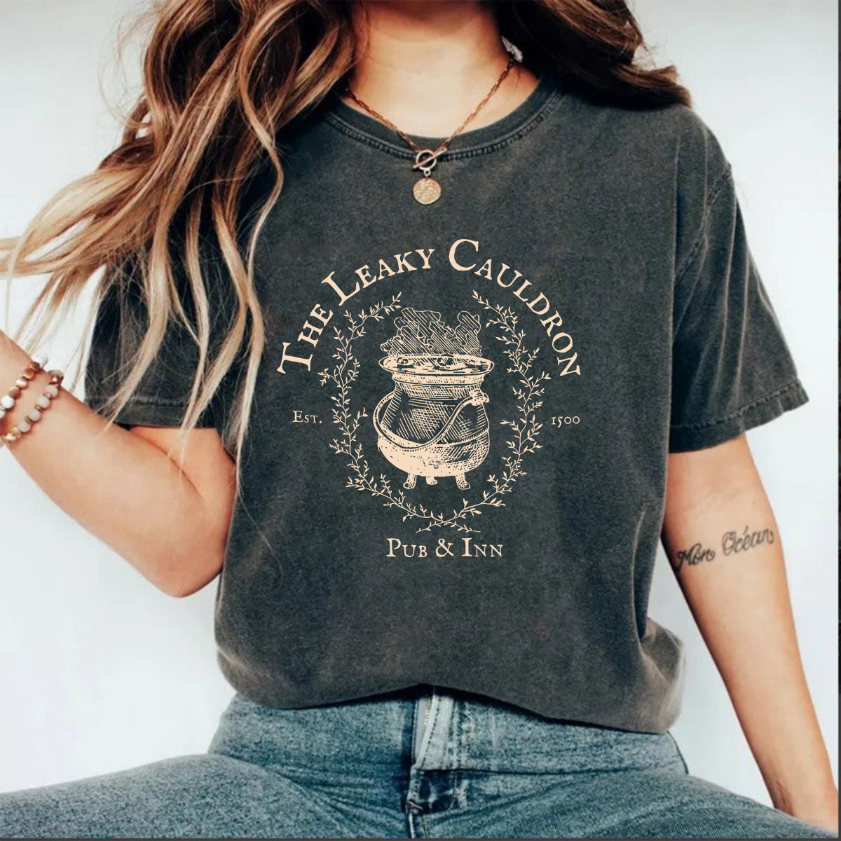 Wash and make old T-shirts for men and women