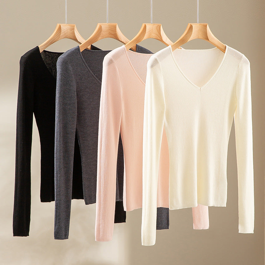 V-neck long sleeved top