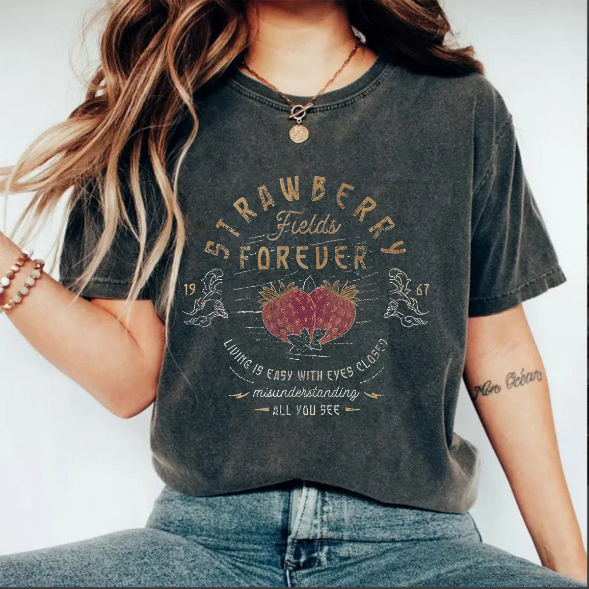 Wash and make old T-shirts for men and women