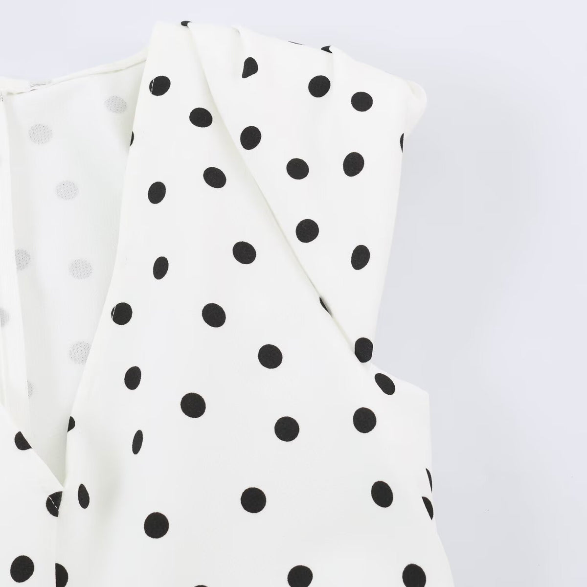 Casual minimalist shoulder padded polka dot shirt top for women